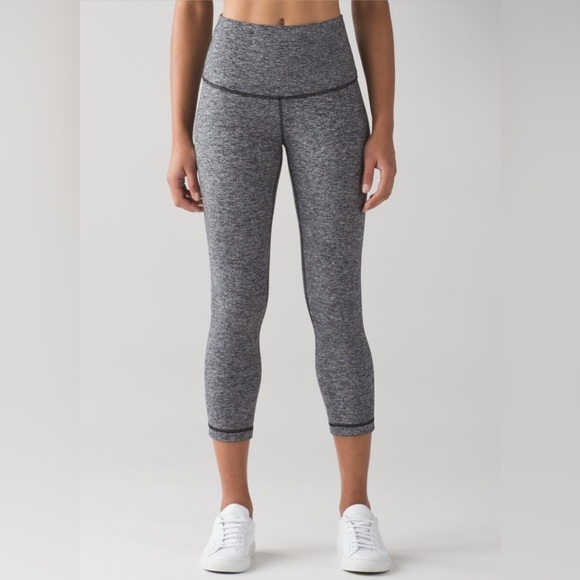 lululemon athletica Pants - Lululemon Wunder Under HR Crop 21" Size 12 in Heathered Black